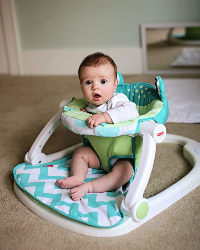 Can a 6 months baby sit in a baby chair