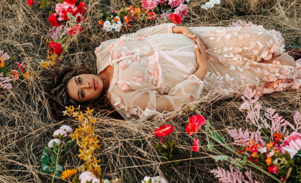 Stunning pregnancy photoshoot ideas