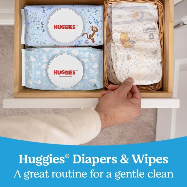 Pack of Huggies Natural Care wipes, 10 flip-top packs, 560 wipes total